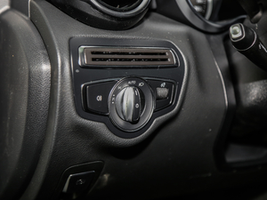 2018C 180 L r\Ӱ п؅^(q)