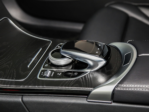 2018C 180 L r\Ӱ п؅^(q)