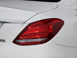 2018C 200 L (x)(ji)^