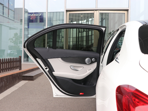 2018款C 200 L 左后车门