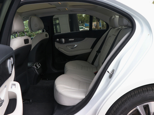 2018款C 200 L 后排空间