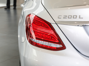 2018C 200 L \Ӱ ^