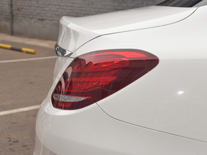 2018C 200 L \ ɾ؄e ^