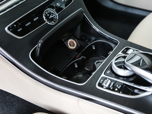 2018C 180 L r\Ӱ п؅^