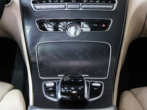 2018C 180 L r\Ӱ п؅^