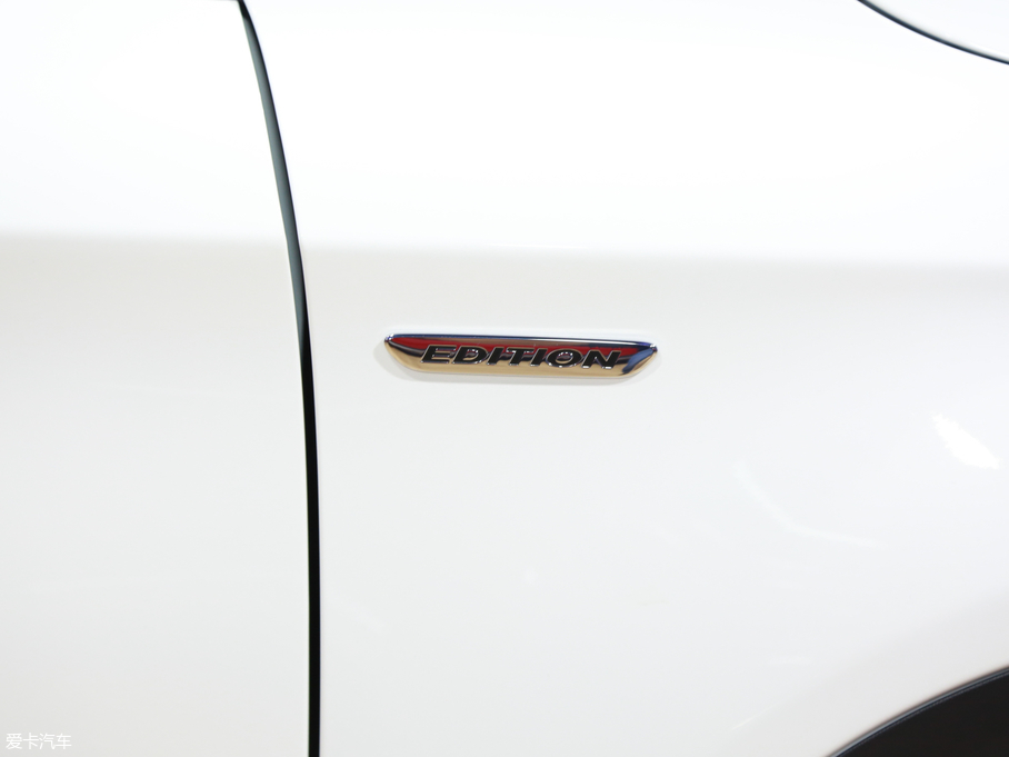 2018YGLA GLA 200 Oذ