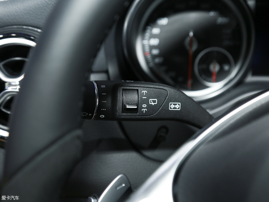 2018YGLA GLA 200 Oذ