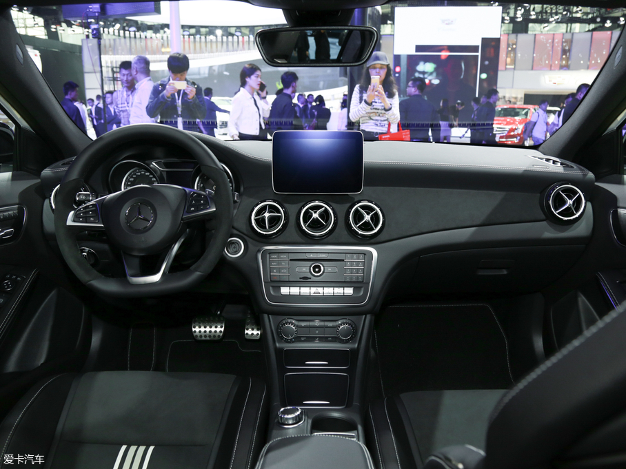 2018YGLA GLA 200 Oذ