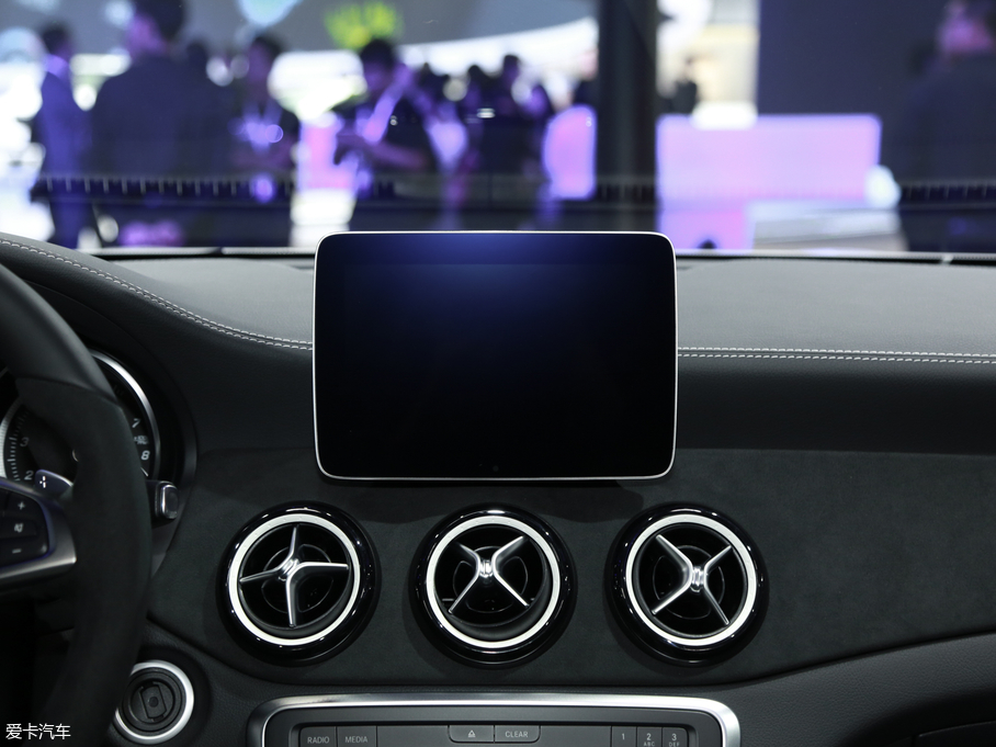 2018YGLA GLA 200 Oذ