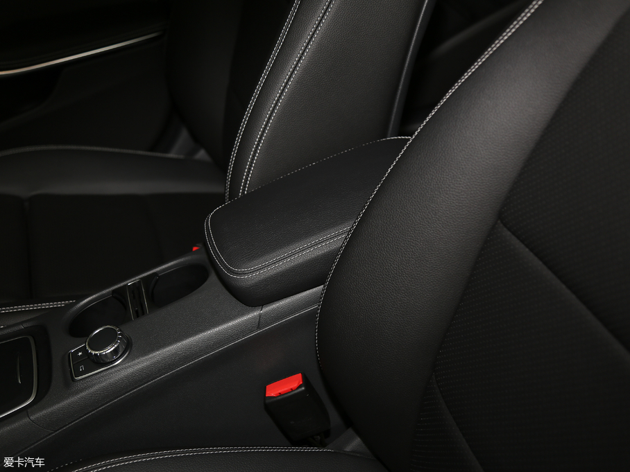 2018YGLA GLA 200 r