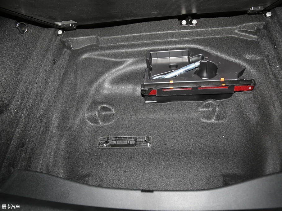 2018YGLA GLA 200 r