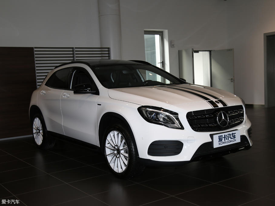 2018YGLA GLA 200 Oذ