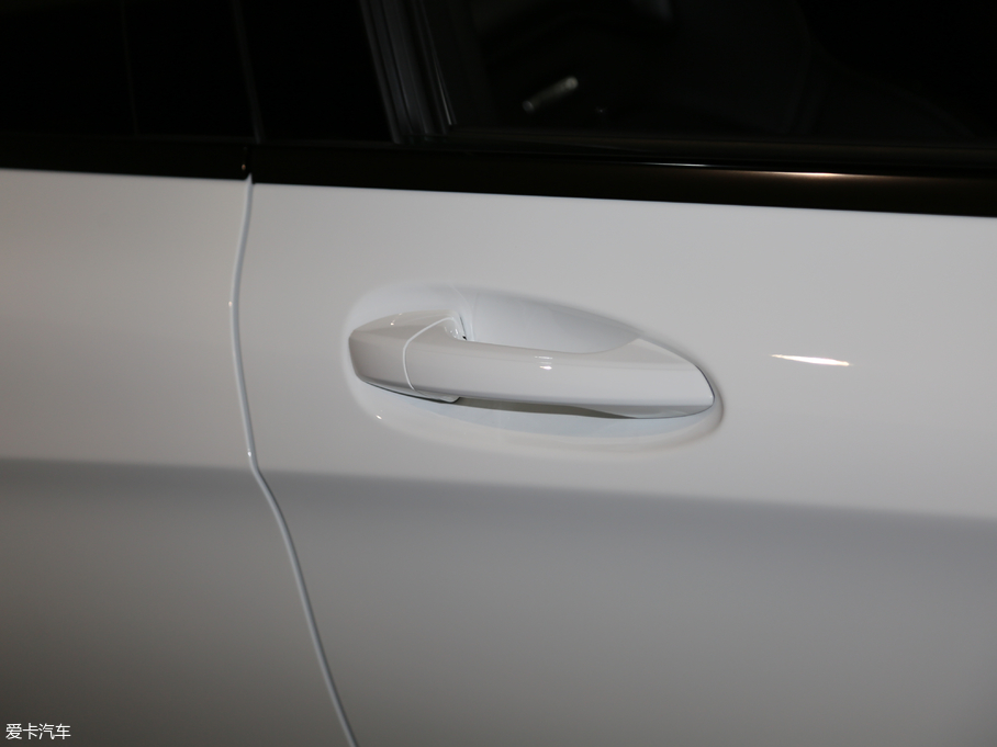 2018YGLA GLA 200 Oذ