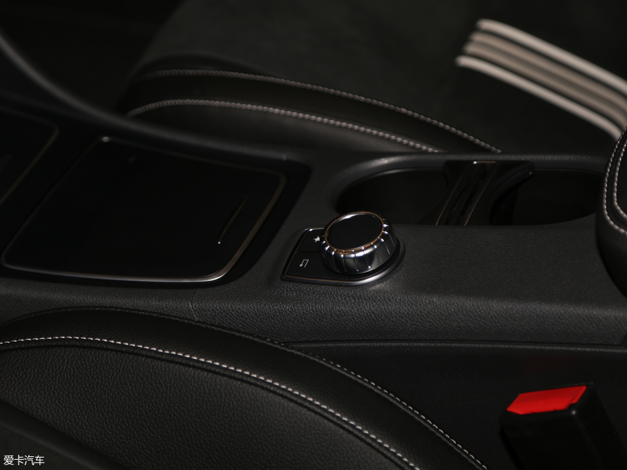 2018YGLA GLA 200 Oذ