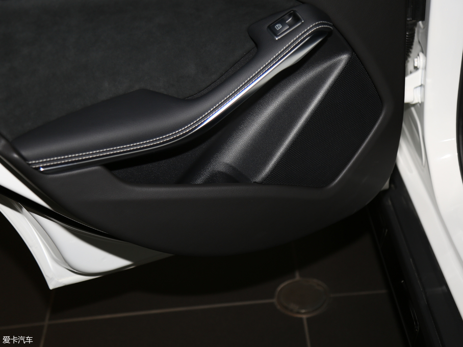 2018YGLA GLA 200 Oذ