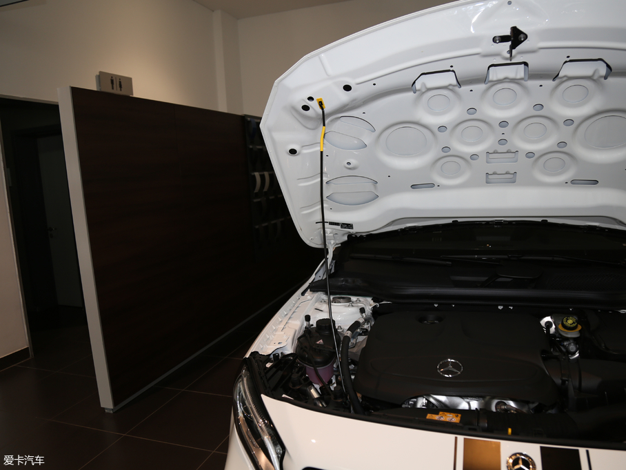 2018YGLA GLA 200 Oذ