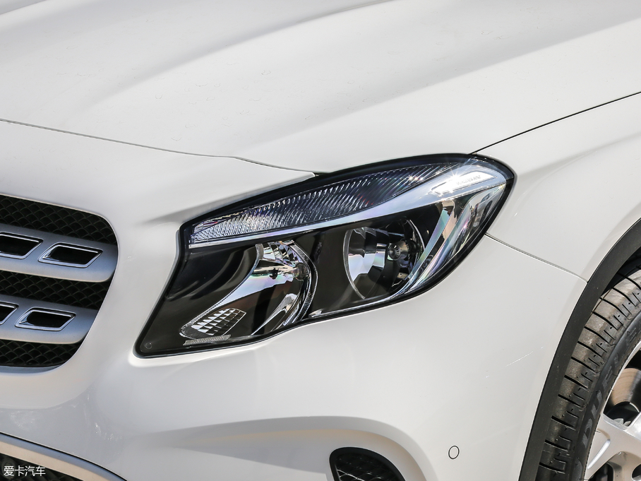 2018YGLA GLA 200 (dng)