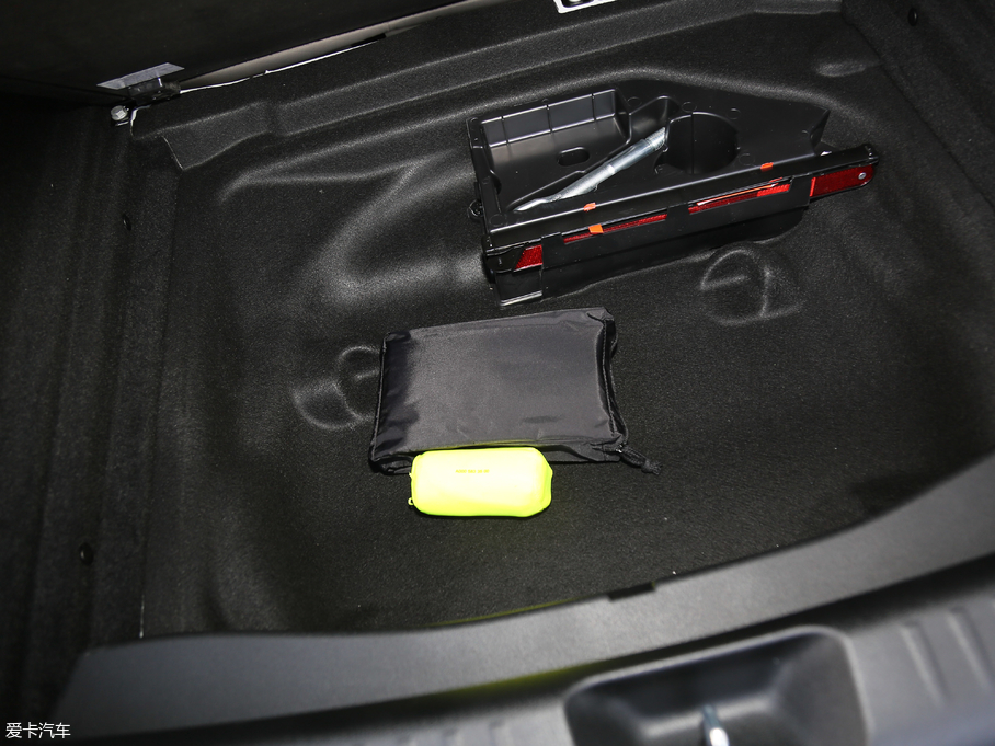 2018YGLA GLA 200 Ӹ