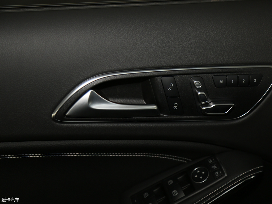 2018YGLA GLA 220 4MATIC\