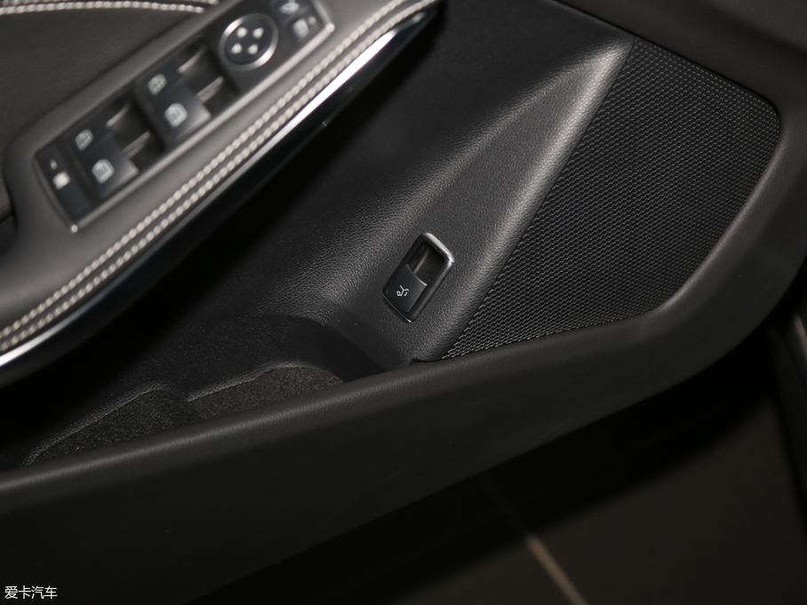 2018YGLA GLA 220 4MATIC\