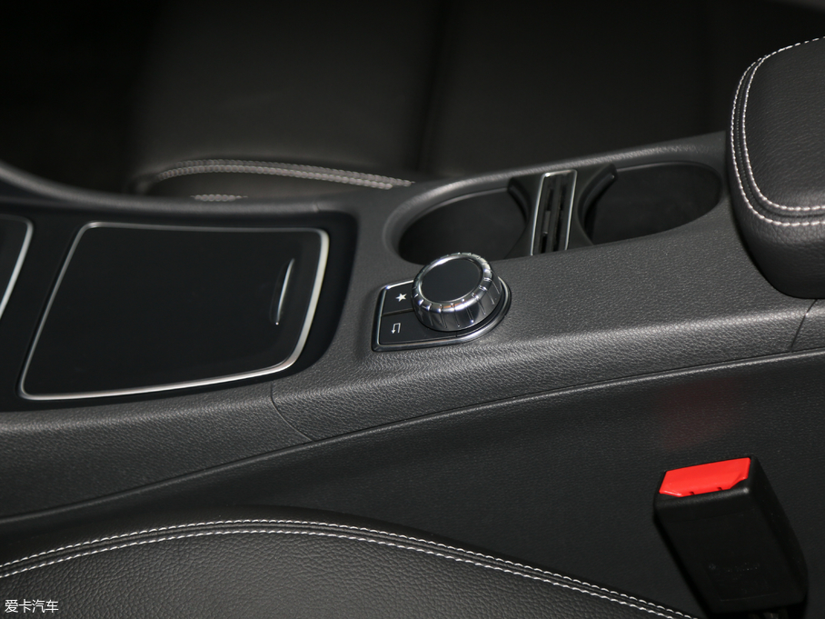 2018YGLA GLA 220 4MATIC\(yn)