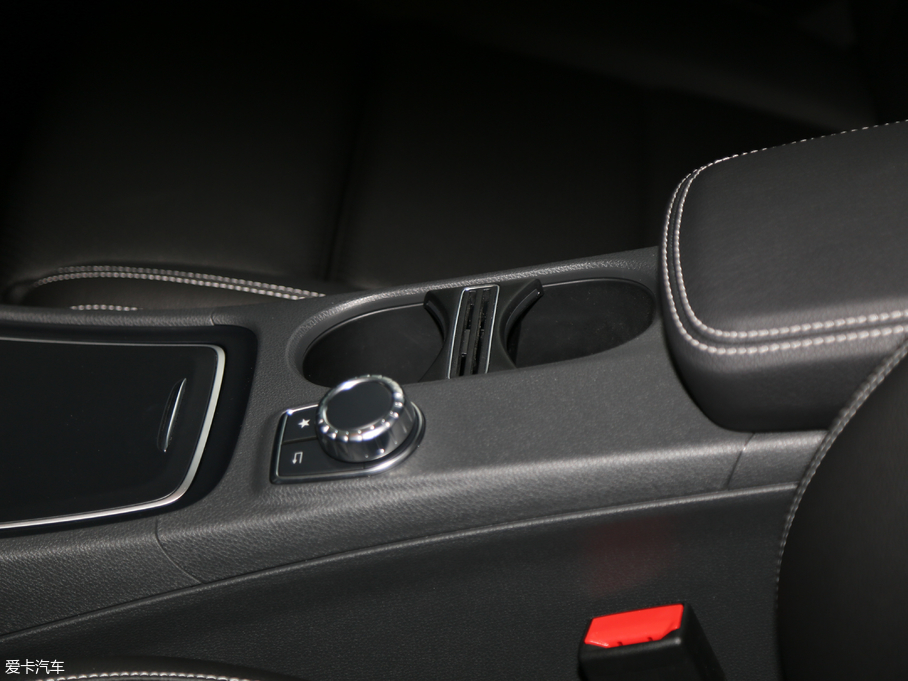 2018YGLA GLA 220 4MATIC\