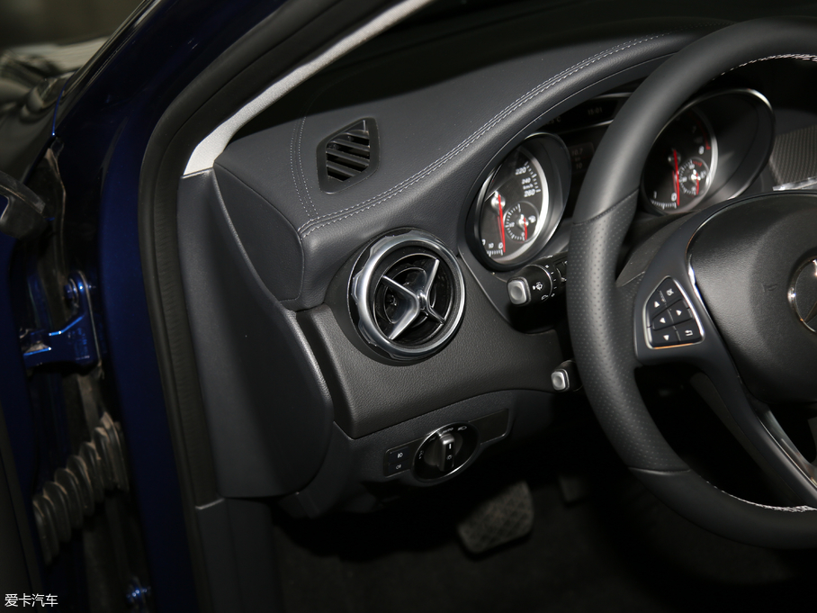 2018YGLA GLA 220 4MATIC\