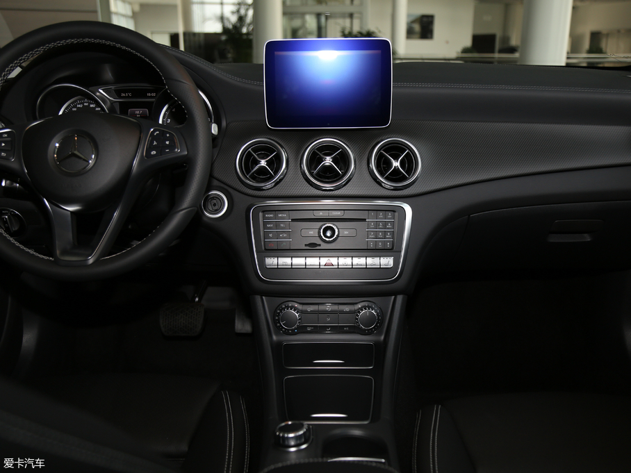 2018YGLA GLA 220 4MATIC\