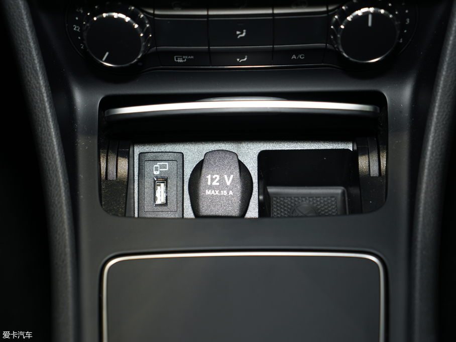 2018YGLA GLA 200 (dng)