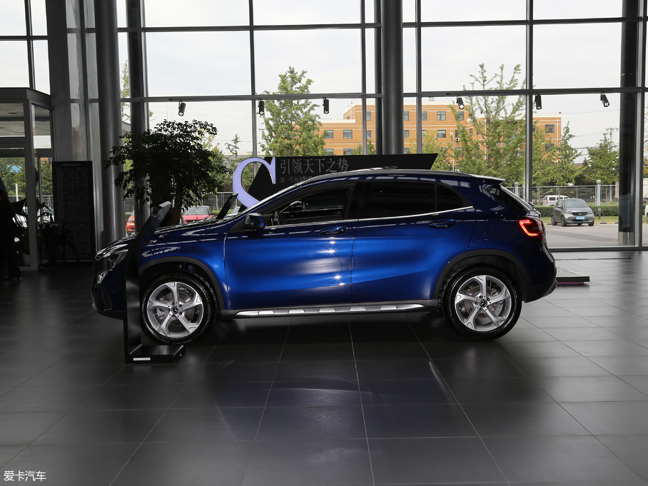 2018YGLA GLA 200 r