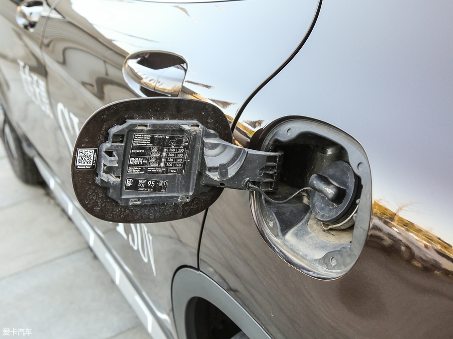 2018YGLA GLA 200 r