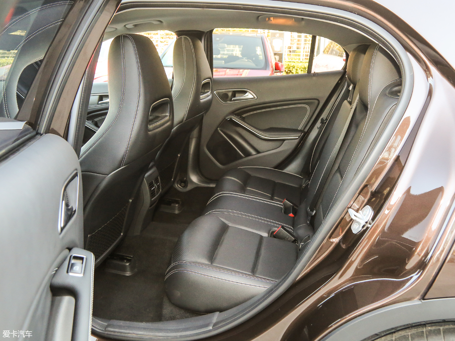 2018YGLA GLA 200 r