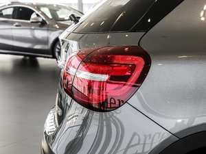 2018GLA 200 Ӹ ^