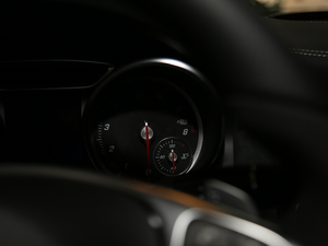 2018GLA 200 Oذ п؅^