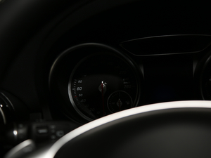 2018GLA 200 Oذ п؅^