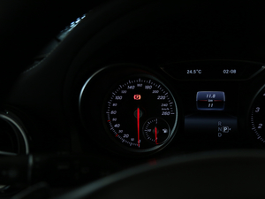 2018GLA 200 Oذ п؅^