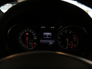 2018GLA 200 Oذ п؅^