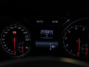 2018GLA 200 Oذ п؅^