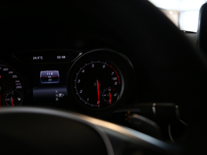 2018GLA 200 Oذ п؅^