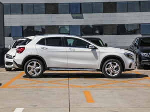 2018GLA 200  