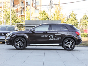 2018GLA 200 ʱ ࣨ