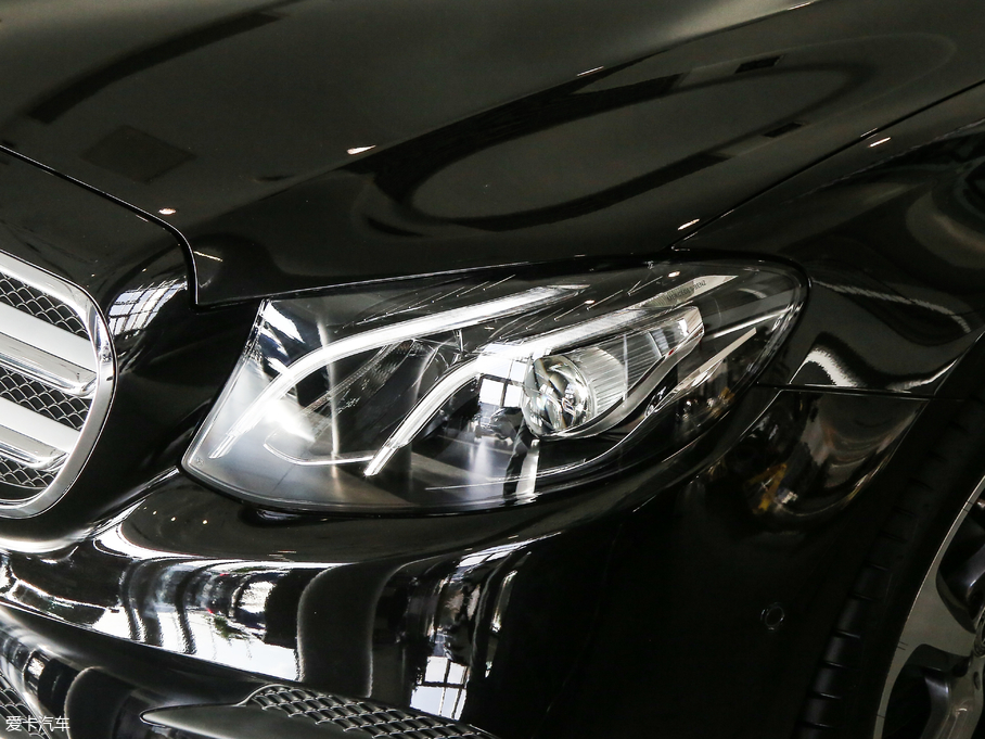 2018YE E 300L \ӺA