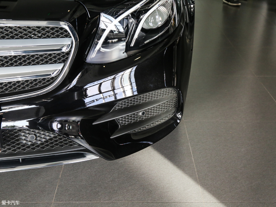 2018YE E 300L \ӺA