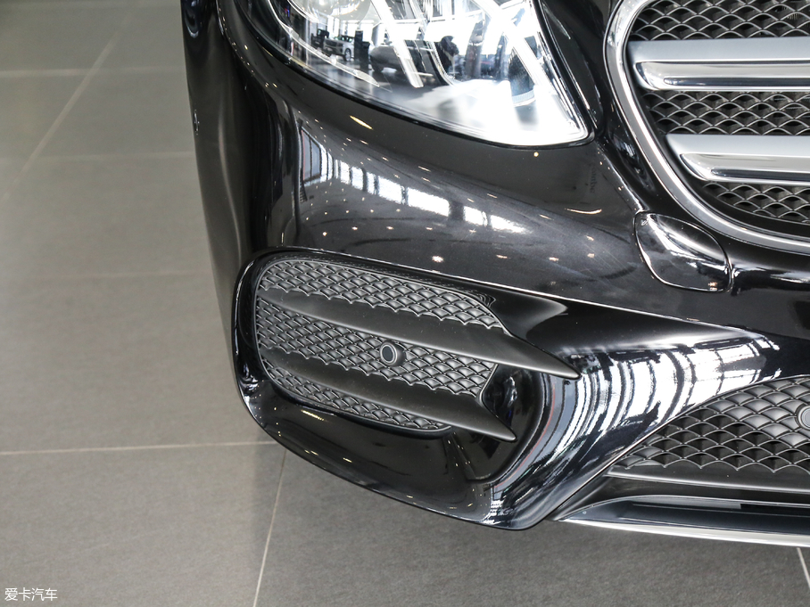 2018YE E 300L \ӺA