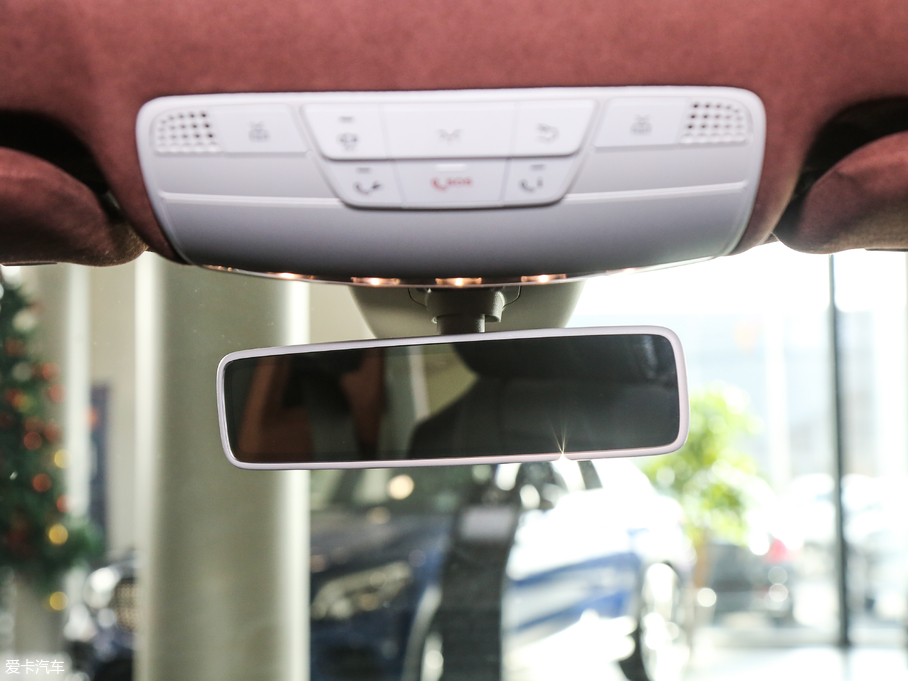 2018YE E 300L \ӺA