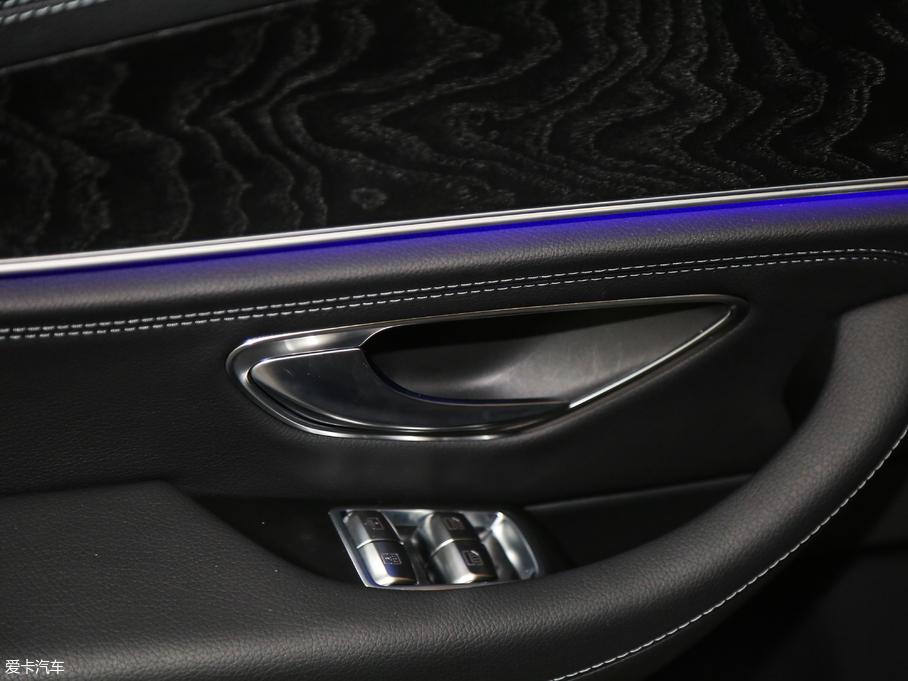 2018YE E 300L \(yn)ӺA