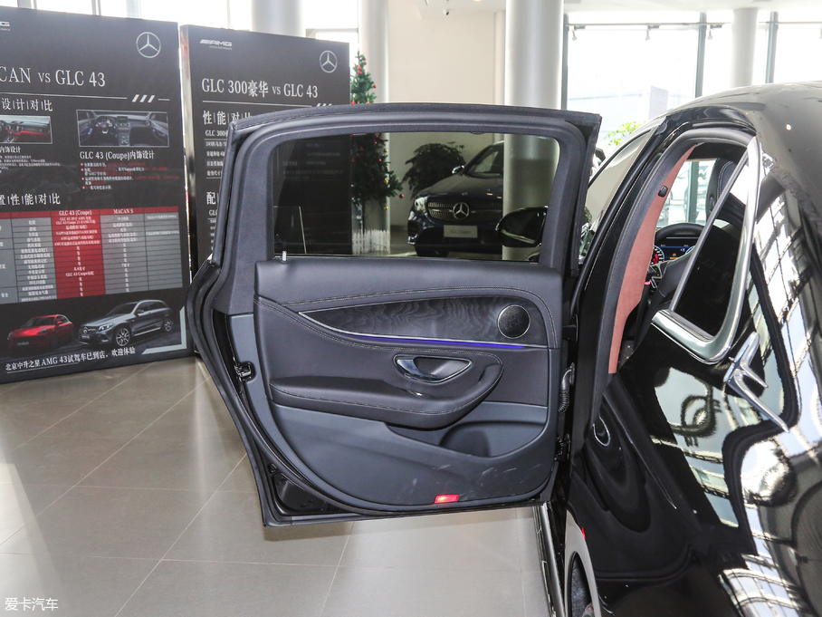 2018YE E 300L \ӺA