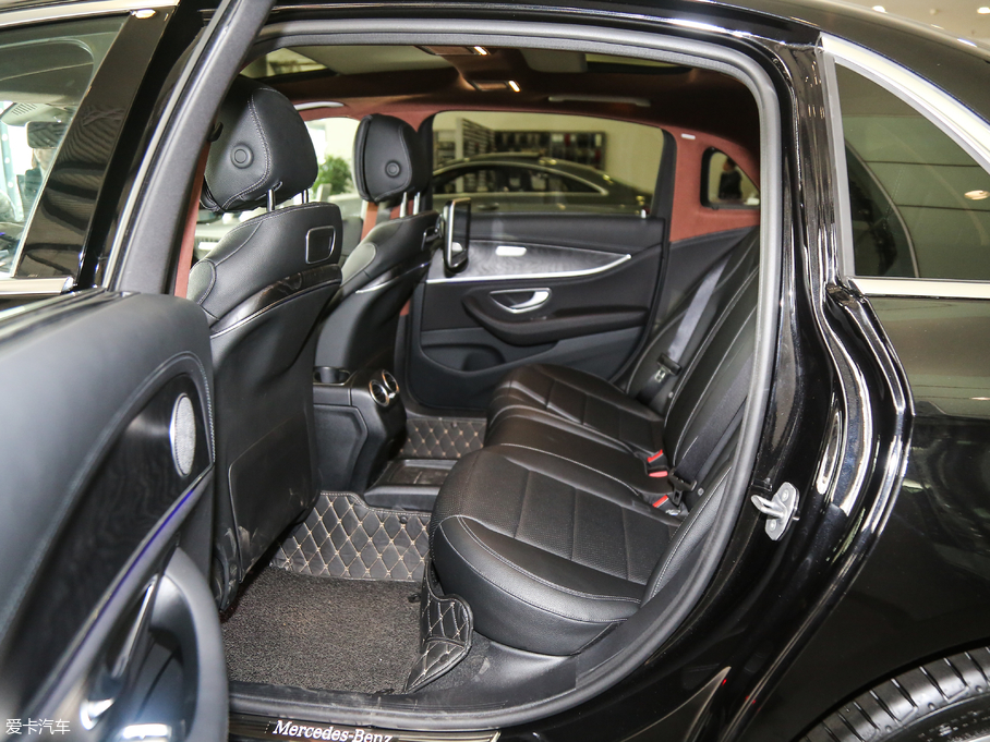 2018YE E 300L \ӺA