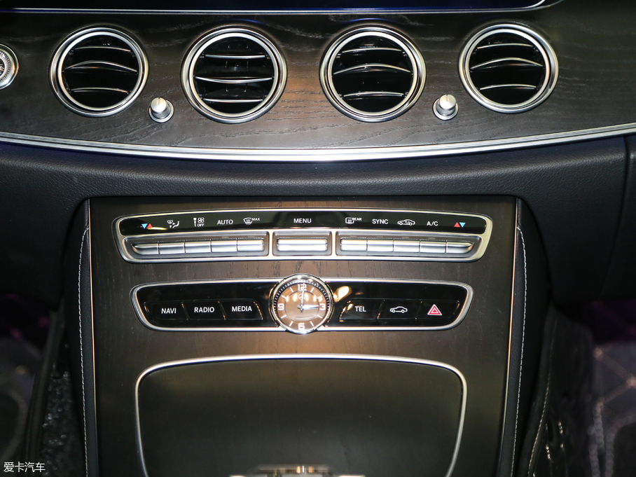 2018YE E 300L \ӺA