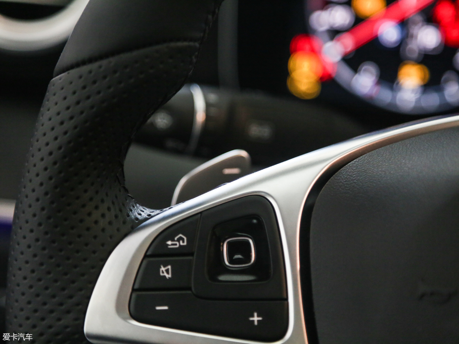 2018YE E 300L \ӺA